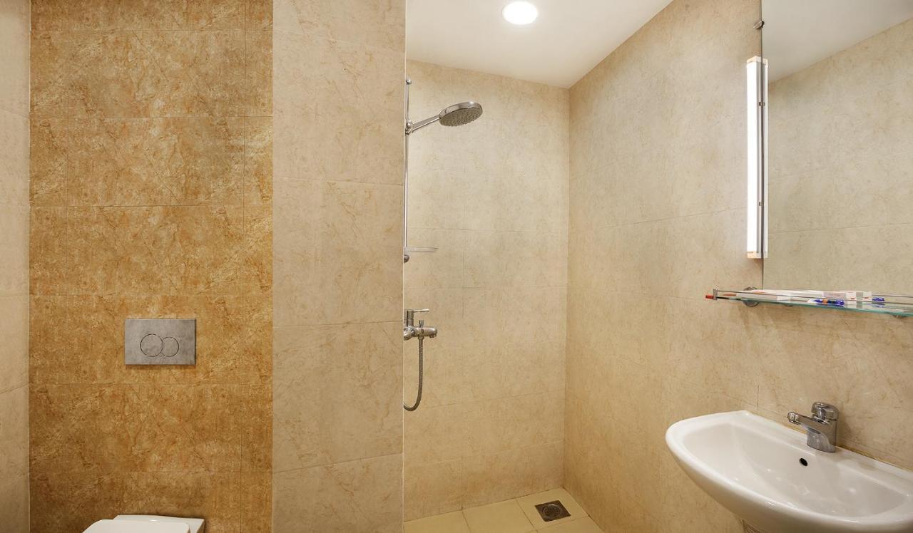 Surat Hotell Exteriör bild